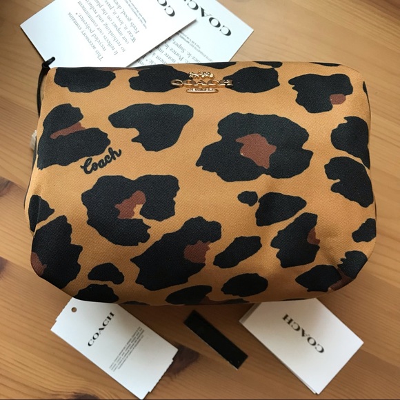 ❤️ Coach Small Boxy Cosmetic Case With Leopard Print 🐯 - Picture 3 of 11